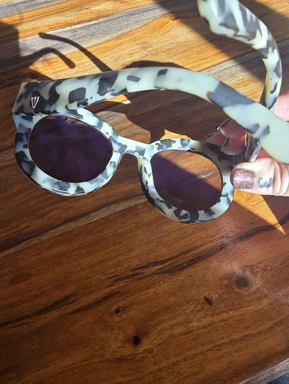 Valley Eyewear - A Dead Coffin - Whitw Tortoise Sunglasses - Picture 4 of 8